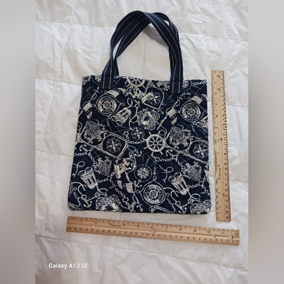 Super cute quilted travel bag. - Picture 3 of 4